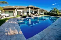 Luxury Water Front Villa Freeport Bahamas - Boutique
