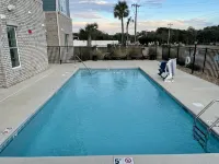 Lighthouse Suites - Best Western Signature Collection - Pools