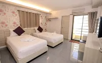 Klang Muang @ Nongkhai Hotel - parking