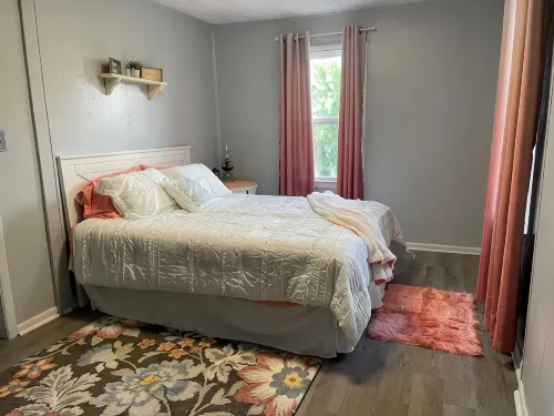 Nana's House located in the MO Ozarks close to many rivers for floating. - Homestays