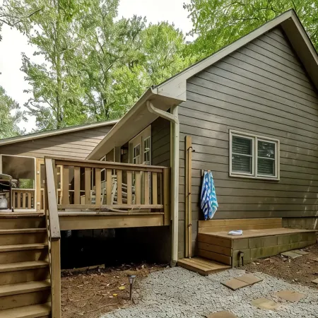 Lake Cottage + Party Dock + Fire Pit + Game Room + Loft