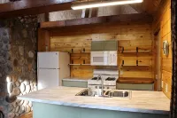 馬斯基根河畔，40英畝私人土地的僻靜木屋，可通往越野車道 - 2星級