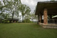 Historic Log Cabin on 200 acre farm, pasture and forest with panoramic views! - 4-Star