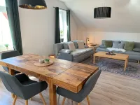 Central: Lovingly renovated 85m2 apartment in the Katharina Boardinghouse - Wifi