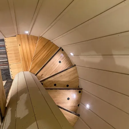 The Little Red Barn - Lakeside Tiny Home Rental -Sleeps 4 - Spiral Staircase