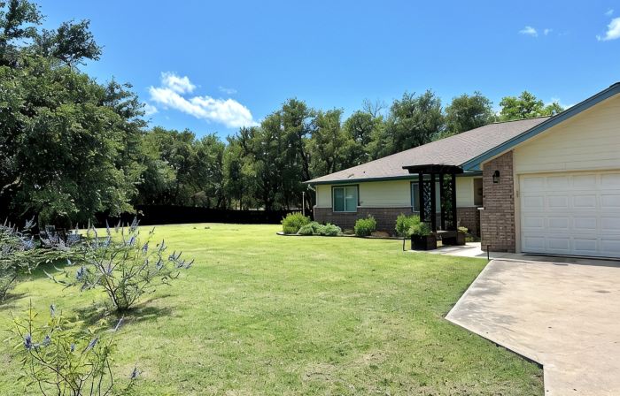 Private Gated Lake Buchanan Waterfront Retreat Sunset Views Hot Tub & Dogs