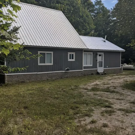 Beautiful house on the Paradise Eckerman boarder.