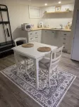 Gertie's Nook: Charming Private Studio Space close to everything!