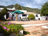 Characterful, Stylish 'Finca' with Heated Pool & Mountain Views (Beach 25 mins) Hotels in Competa