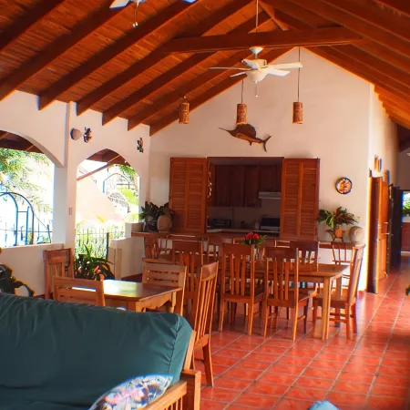 Relaxing Carrillo Bay-Walk to Beach, Restaurants,  3-7 bdrms great for families. Отели в г. Пуэрто Каррильо