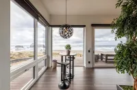 Bandon Beach - Ocean View, Hot Tub & Beach Access - Wifi