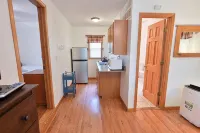 “Pet-Friendly Geneva Lake Cabins – Fire Pit, Private Units, Walk to Lakefront”