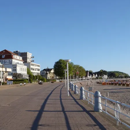 Apartment Seaside, Sea View, Parking Space, Wlan, Elevator, 2 Balconies, Family-Friendly