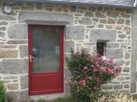 Traditional Breton farmhouse with garden, wood-burning stove and sauna Hotels in Trégunc