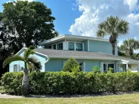 SOUTH BEACH's Closest Home • AQUA COTTAGE • Comfy Cozy Fun Seaside Vero Beach