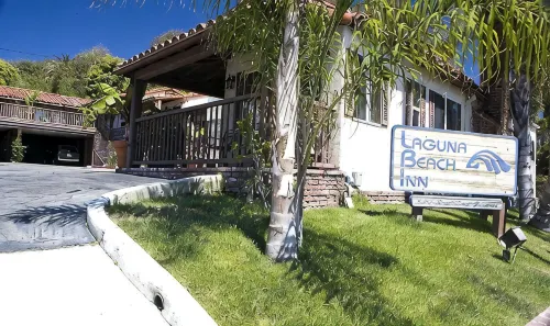 Woods Cove Inn