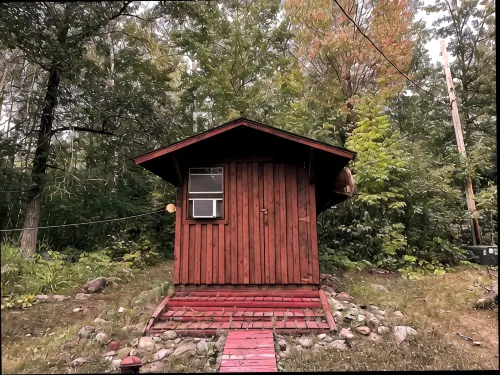 Secluded pet friendly cabin on 40 acres with frontage on the Kettle River - Chalets