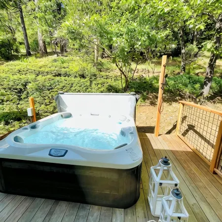 Private Hot Tub Near Big Trees & Lakes