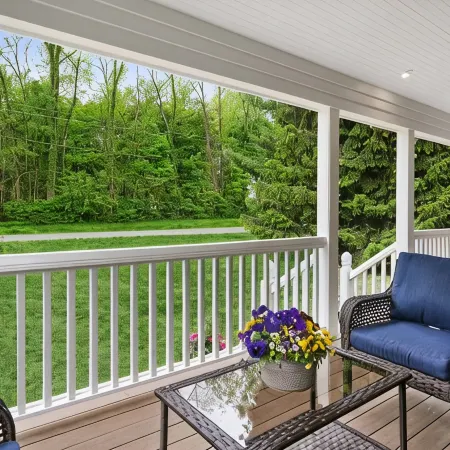 Short Walk to the Beach. 4 Bedrooms, 4 Bathrooms. 1 Outdoor Shower. .5Acre Yard