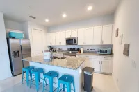Brand New Home☆ Treetop Sunsets~ Private Pool~Group Trip! - Wifi