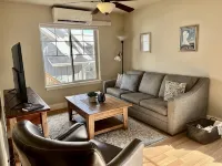 Cozy carriage house in Bozeman, 3 miles to downtown - Condos