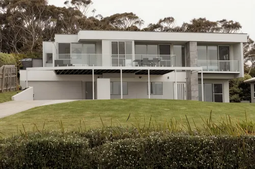 LUXURY BEACH HOUSE BINALONG at BAY OF FIRES