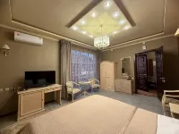 Venetsiya Hotel - parkir