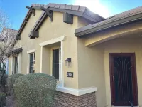 Charming 2-bedroom house in tranquil Gilbert with AC, WiFi Ex Access to the 202 -  Privatzimmer