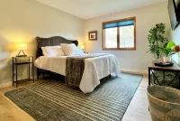 Spacious Spring Lake Retreat • Beach Access • Sleeps 8 • Family & Pet Friendly - Beach