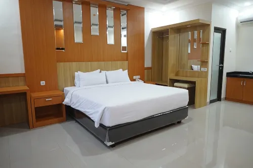 Manggala Trans Hotel - 2-Star