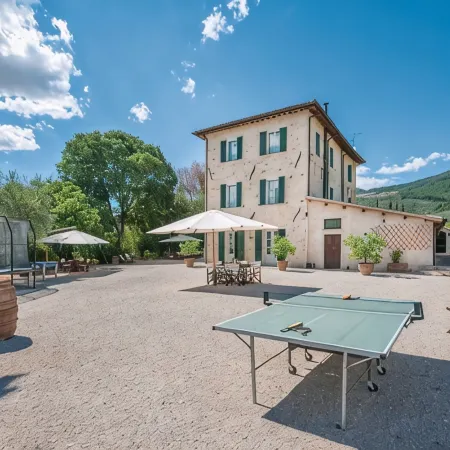 Farmhouse holidays in Umbria, the green heart of Italy, amongst art and nature.