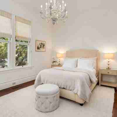 Stoddard House ~ Walk to Downtown Napa Rooms
