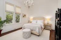 Stoddard House ~ Walk to Downtown Napa - บังกะโล