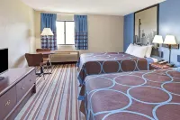 Super 8 by Wyndham Monee - parking