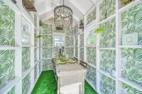 Charming Cottage Near Main with Patio&FirePit!!