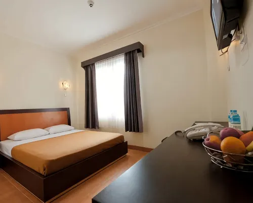 Derawan Indah Hotel Hotels in Bugis