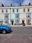 Lyndale Guest House - Beach