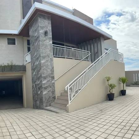 Queensa Hotel