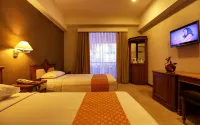 Royal Denai Hotel - Pools