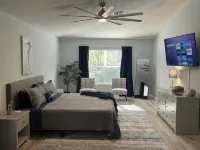 LARGE MODERN 4 BEDROOM HOME. VERY PRIVATE w HOT TUB & 3 acres! - Fitnessstudio