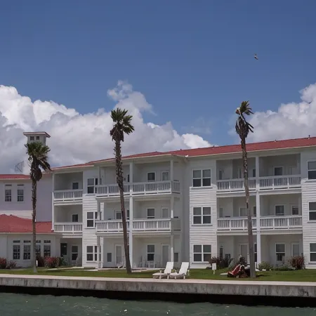 Lighthouse Inn at Aransas Bay