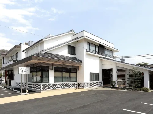 Rakusuien - Hot Springs