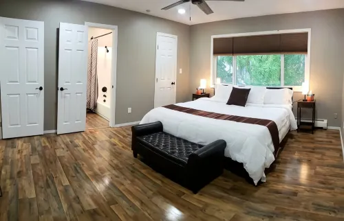Caribou Flat II: Theater, Firepit & Private Yard! - Bungalows