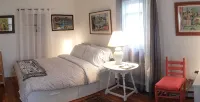 2 Bedroom Private Apt. in 1825 Whaler's Home on Duck Creek