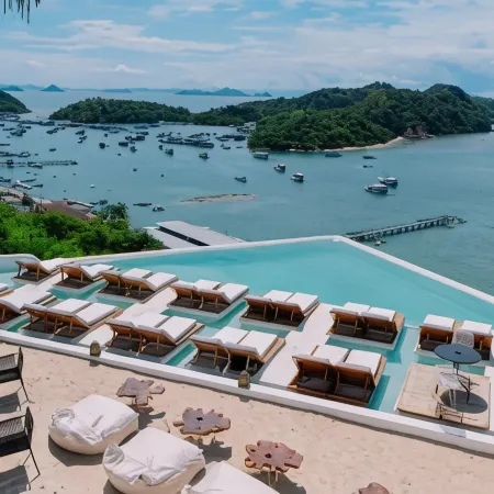 Loccal Collection Hotel Komodo