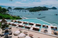 Loccal Collection Hotel Komodo - Romantic