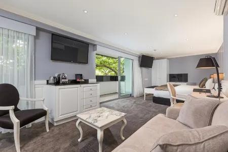 Canberra Rex Hotel