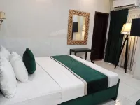 Bnb Royal Galaxy Family Hotel