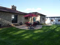 Prepared to be WOWEd by this 3 bedroom perfectly located house in Appleton. アップルトンのホテル