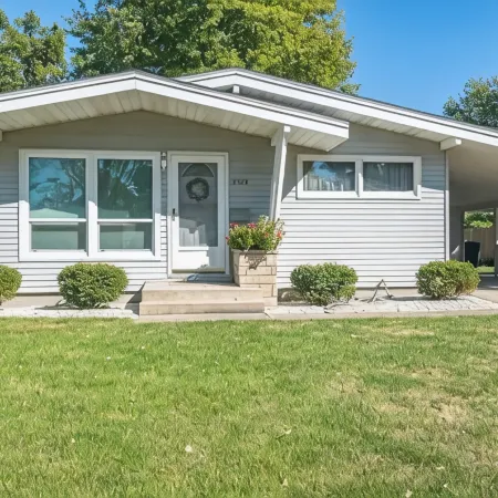 Newcastle Estate: 3 Bdrm Bungalow - North Side